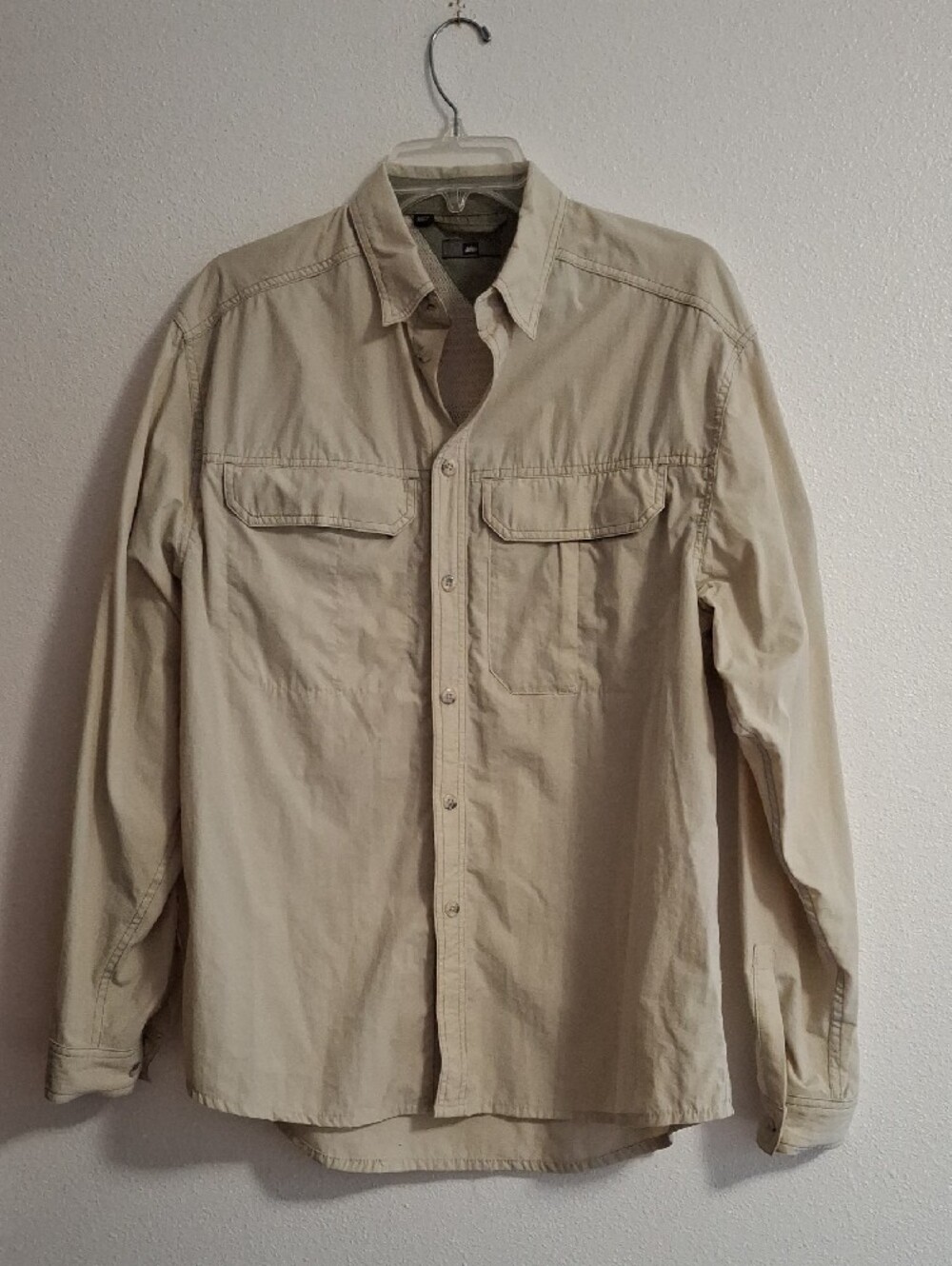 REI Men's Lightweight Beige/Tan Ventilated Outdoor Fishing Shirt Size Medium UPF